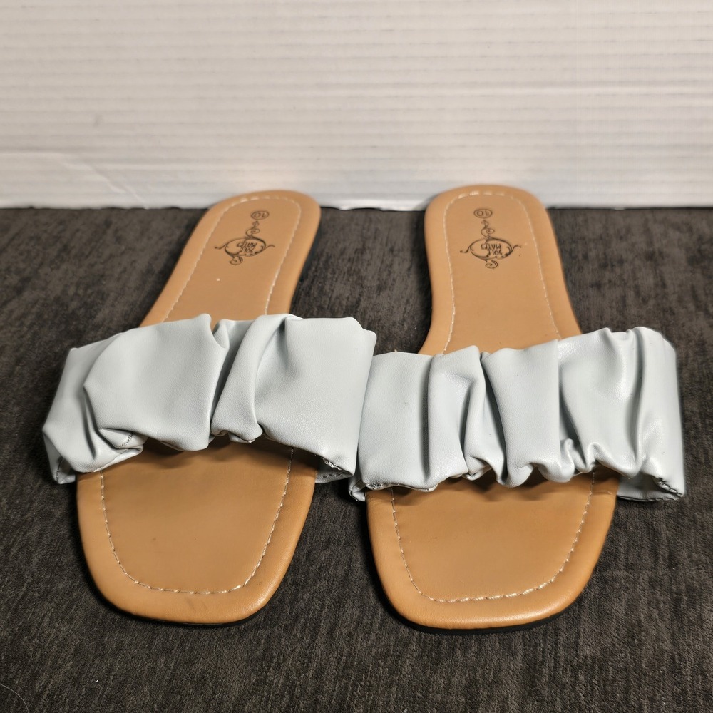Sole Mates Pleated Sandals Light Gray Womens Size 10 NWOB Casual Cruelty Free
